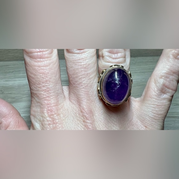 Vintage Heavy Sterling Silver & Gold Accented Amethyst Cabochon Ring, Size 7 - Picture 7 of 9